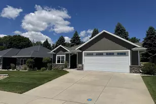 3346 Stone Rdg Dr, Green Bay, WI 54313 - Photo 2