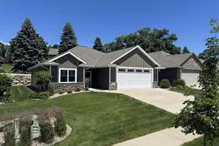 3346 Stone Rdg Dr, Green Bay, WI 54313 - Photo 1