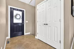 1579 Lone Oak Dr, Neenah, WI 54956 - Photo 4