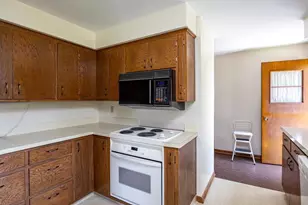 6054 N Rosewood Dr, Appleton, WI 54913 - Photo 4