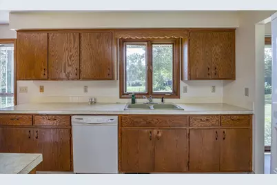 6054 N Rosewood Drive, Appleton, WI 54913 - Photo 2