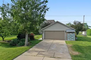 2788 Riveridge Ln, Green Bay, WI 54313 - Photo 2