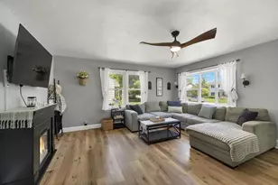 1016 S 7th St, De Pere, WI 54115 - Photo 6