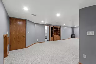 702 Carol Ln, Pulaski, WI 54162 - Photo 52