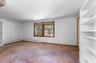 535 Avon Ct, Green Bay, WI 54302 - Photo 10
