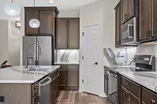 335 Deer Meadow Dr, Fredonia, WI 53021 - Photo 6