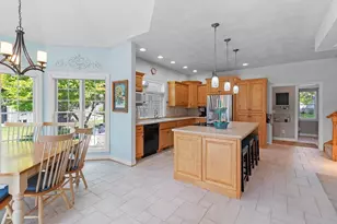421 E Sheffield Ln, Appleton, WI 54913 - Photo 10