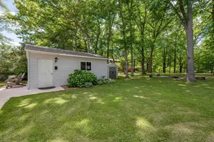 2734 Pioneer Dr, Green Bay, WI 54313 - Photo 18