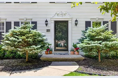27 Lamplighter Court, Appleton, WI 54914 - Photo 2