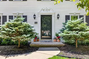 27 Lamplighter Ct, Appleton, WI 54914 - Photo 2