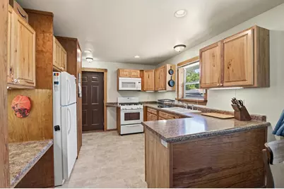 1019 S 6th Street, De Pere, WI 54115 - Photo 8