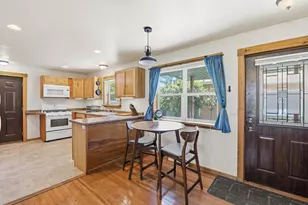 1019 S 6th St, De Pere, WI 54115 - Photo 6