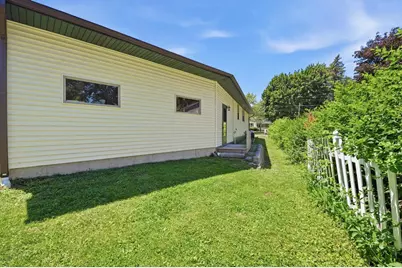 1019 S 6th Street, De Pere, WI 54115 - Photo 24