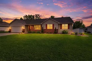 1172 Lansdale Cir, De Pere, WI 54115 - Photo 2