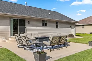 1172 Lansdale Cir, De Pere, WI 54115 - Photo 6