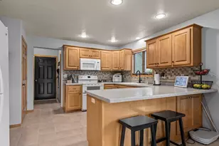 W5546 Mutzy Way, Appleton, WI 54915 - Photo 8