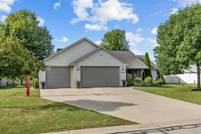 W5546 Mutzy Way, Appleton, WI 54915 - Photo 2
