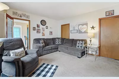 613 Shawano Avenue, Oshkosh, WI 54901 - Photo 4