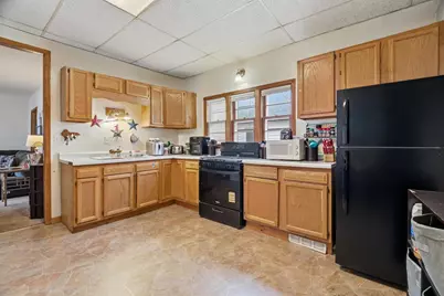 613 Shawano Avenue, Oshkosh, WI 54901 - Photo 6