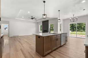 W5758 Cork Ln, Menasha, WI 54952 - Photo 8