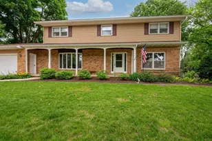 1040 Maricopa Dr, Oshkosh, WI 54904 - Photo 2