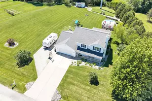 2146 Deer Point Ln, De Pere, WI 54115 - Photo 4