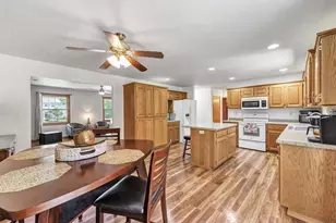 2146 Deer Point Ln, De Pere, WI 54115 - Photo 10