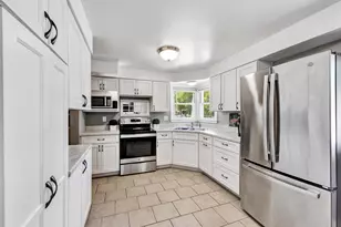833 Spruce St, De Pere, WI 54115 - Photo 8
