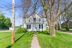 406 N Bridge St, Manawa, WI 54949 - Photo 2