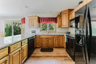 2355 Hickory Ct, Oshkosh, WI 54901 - Photo 10