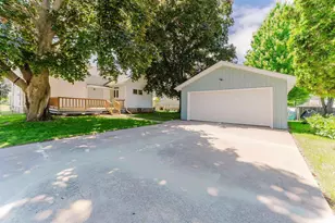 234 W 18th Ave, Oshkosh, WI 54902 - Photo 30
