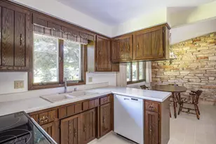 931 E Sunset Ave, Appleton, WI 54911 - Photo 8