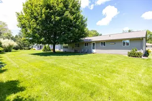 931 E Sunset Ave, Appleton, WI 54911 - Photo 2