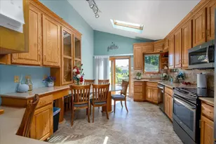 4360 Swallow Banks Ln, Oshkosh, WI 54904 - Photo 6