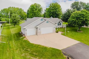 620 Courtland Ave, Oshkosh, WI 54901 - Photo 40
