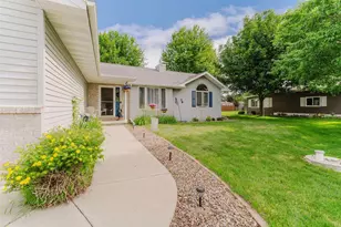 620 Courtland Ave, Oshkosh, WI 54901 - Photo 2
