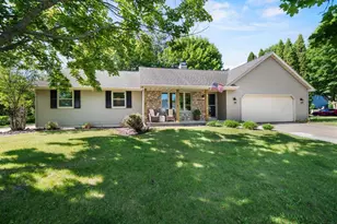 3107 Devroy Ln, Green Bay, WI 54313 - Photo 4