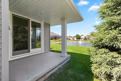 2025 Wisteria Circle, Suamico, WI 54313 - Photo 32