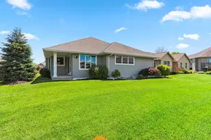 2025 Wisteria Cir, Suamico, WI 54313 - Photo 30