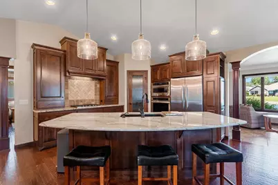 2025 Wisteria Circle, Suamico, WI 54313 - Photo 6