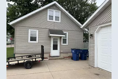 31 E 2nd Street, Clintonville, WI 54929 - Photo 4