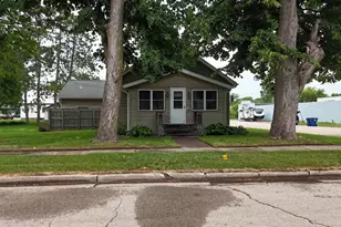 31 E 2nd St, Clintonville, WI 54929 - Photo 1