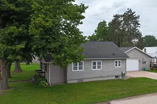 31 E 2nd St, Clintonville, WI 54929 - Photo 4