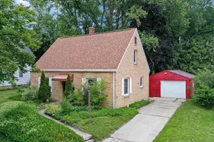1604 Dousman St, Green Bay, WI 54303 - Photo 2