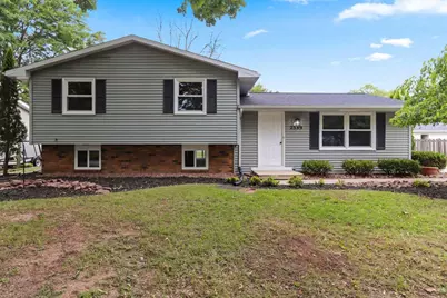 2389 Hampton Avenue, Green Bay, WI 54311 - Photo 2