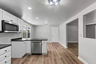 2389 Hampton Ave, Green Bay, WI 54311 - Photo 10