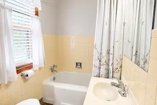 1917 Vinland St, Oshkosh, WI 54901 - Photo 24