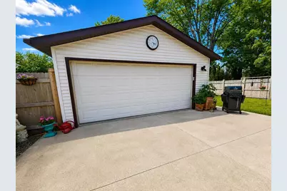 1917 Vinland Street, Oshkosh, WI 54901 - Photo 38