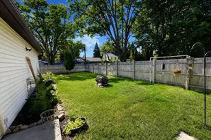 1917 Vinland St, Oshkosh, WI 54901 - Photo 42