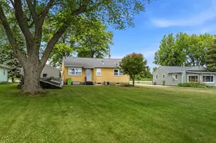 N9363 Lakeshore Dr, Van Dyne, WI 54979 - Photo 16
